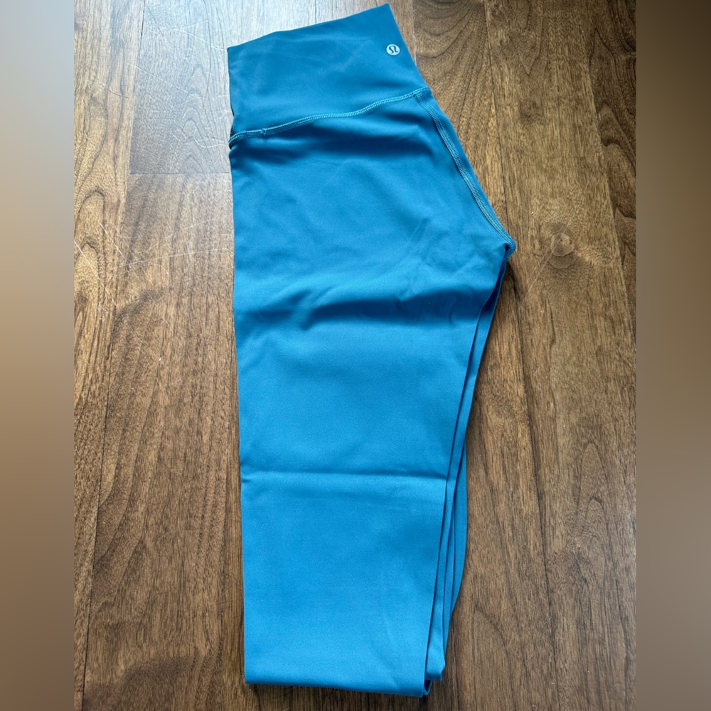 Lululemon wunder under Leggings, size 6, length 25”, blue/teal